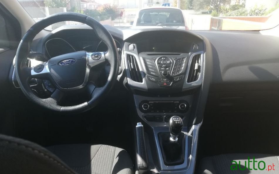 2013' Ford Focus Sw photo #1