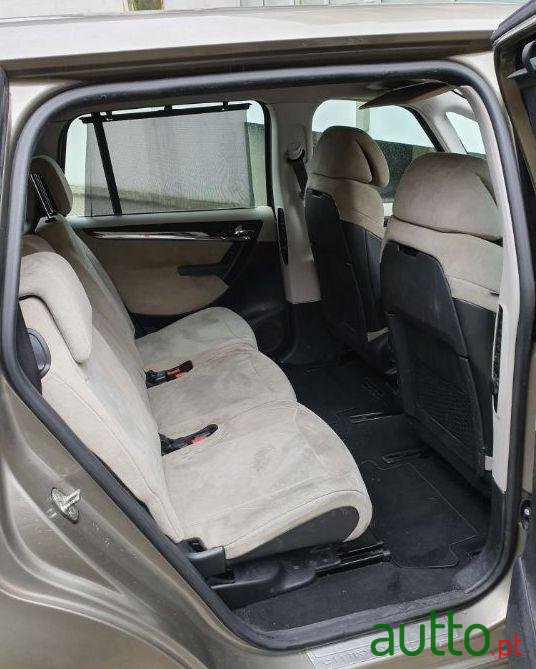 2007' Citroen C4 Grand Picasso photo #2