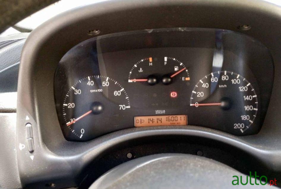 2002' Fiat Punto photo #5