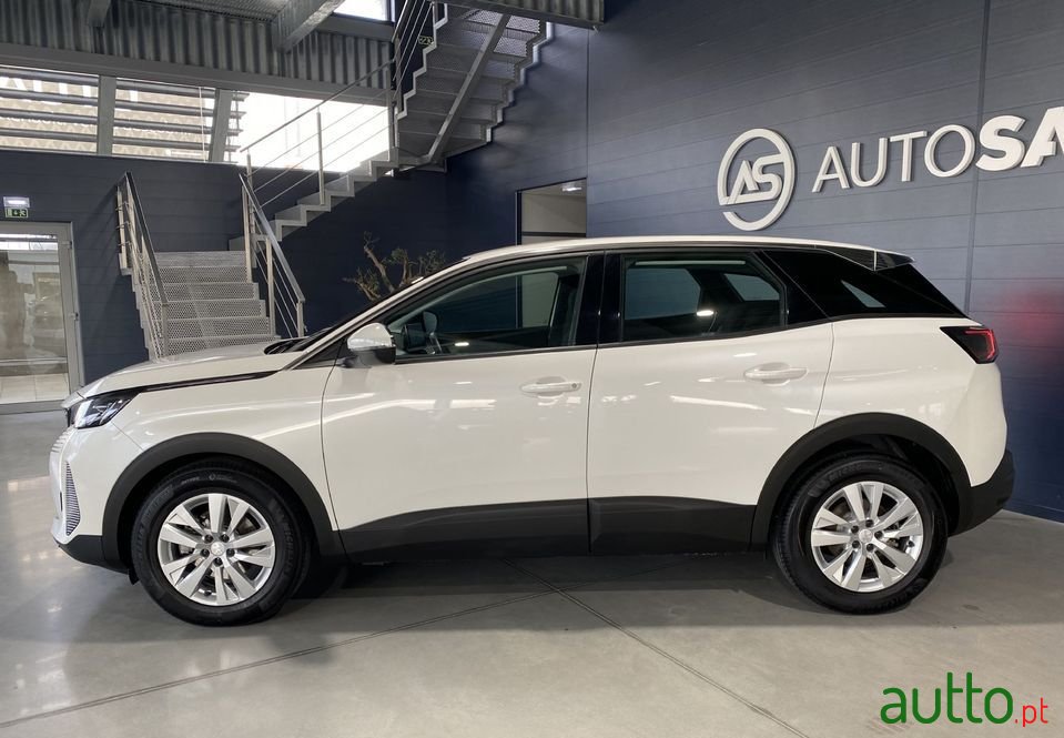 2021' Peugeot 3008 photo #2