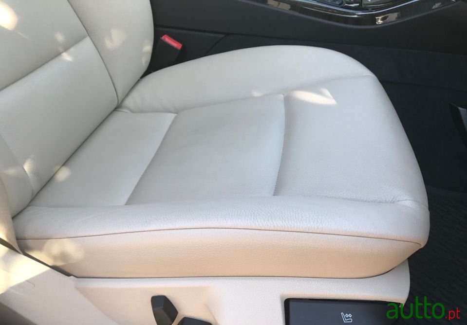 2012' BMW 525 photo #4