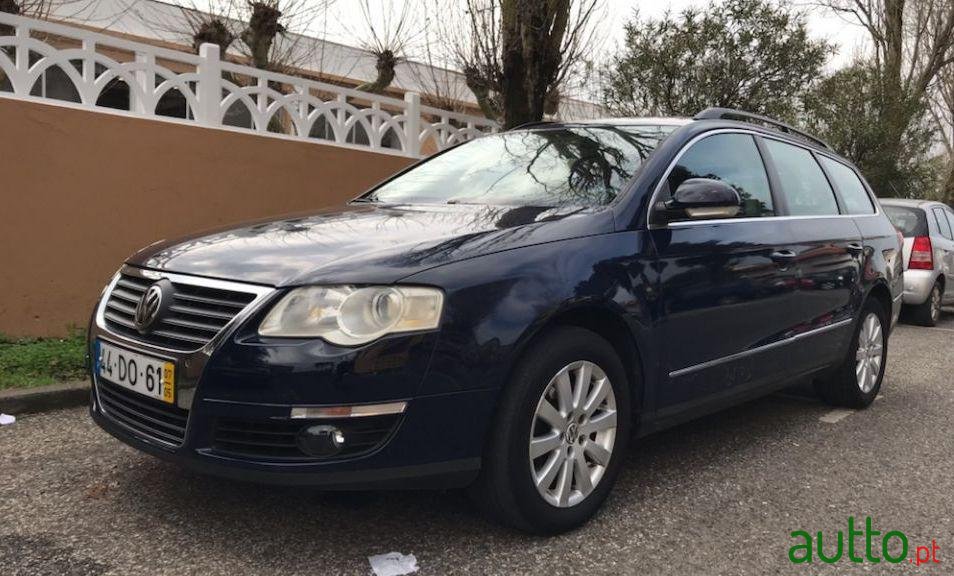 2007' Volkswagen Passat Variant photo #1