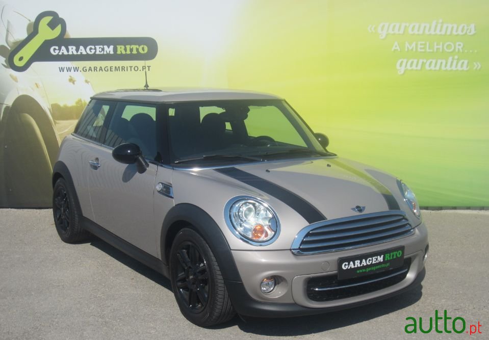 2013' MINI Cooper photo #1