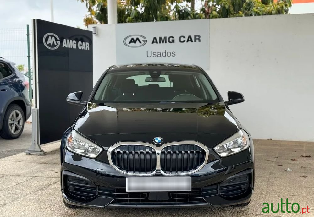 2023' BMW Série 1 D Corporate Edition photo #2