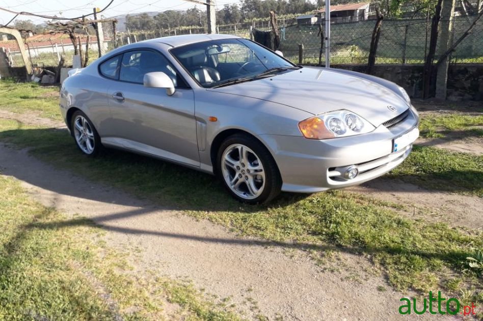 2001' Hyundai Coupe photo #6
