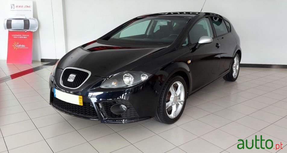 2008' SEAT Leon photo #2