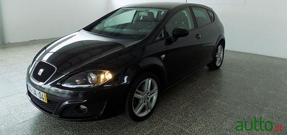 2009' SEAT Leon photo #1