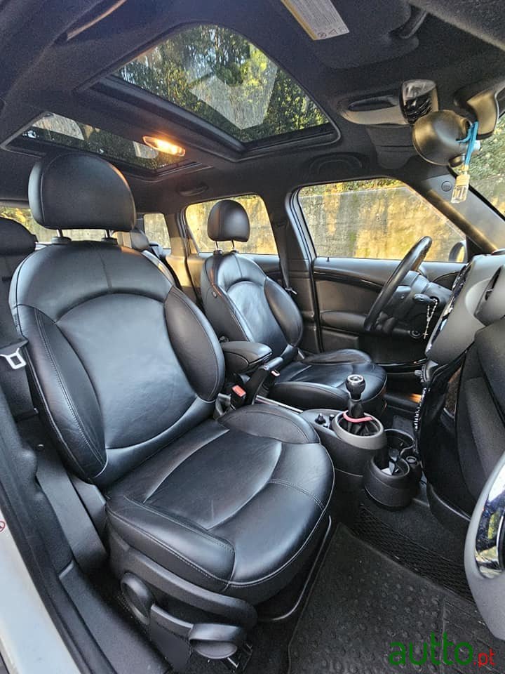 2011' MINI Countryman photo #6
