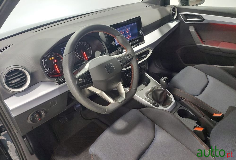 2022' SEAT Arona 1.0 Tsi Fr photo #6