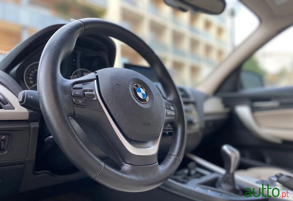 2015' BMW 116 D Line Sport photo #6