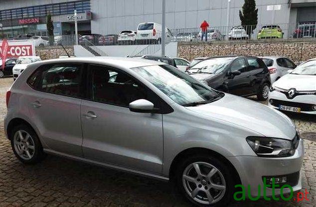 2011' Volkswagen Polo 1.2 Confortline photo #2