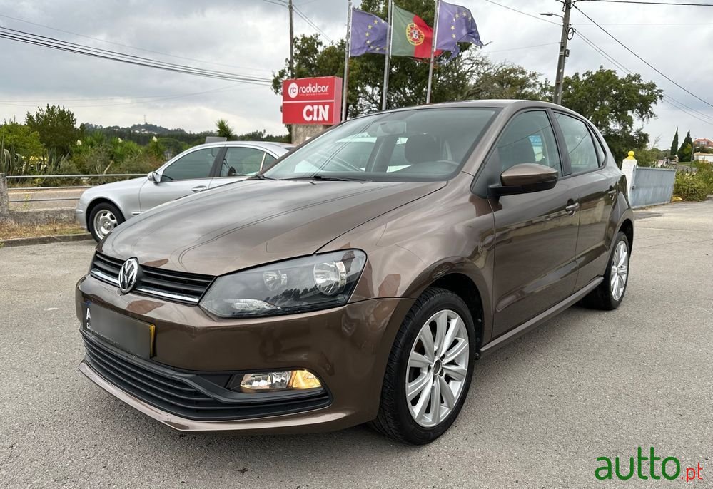 2015' Volkswagen Polo photo #1