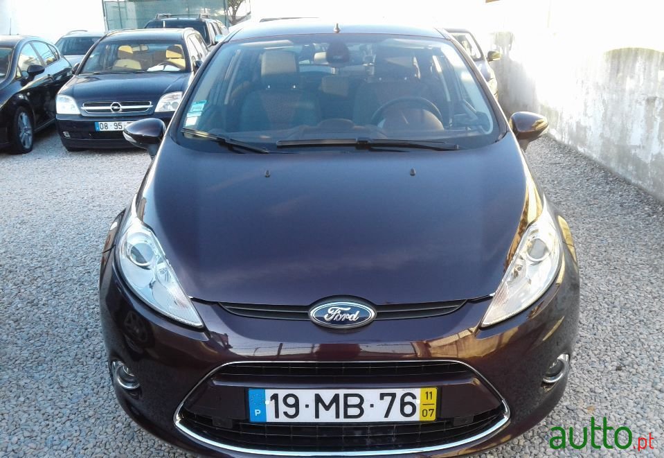 2011' Ford Fiesta photo #3