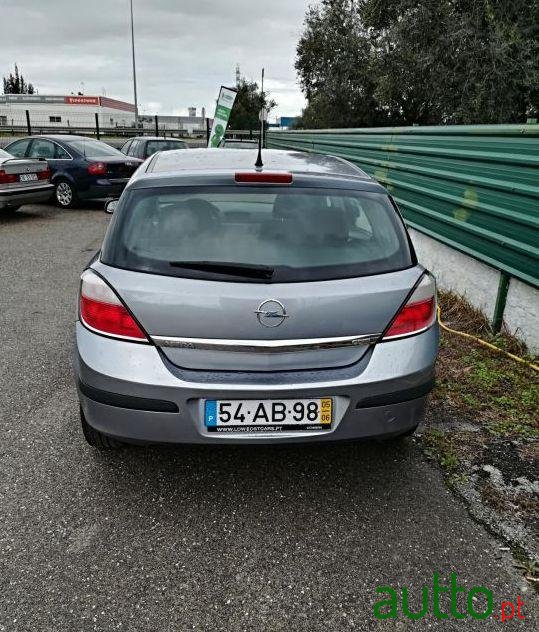 2005' Opel Astra 1.3 Cdti Enjoy photo #2