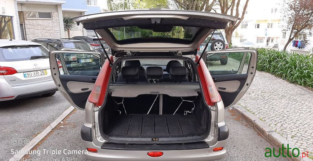 2006' Peugeot 206 Sw photo #3