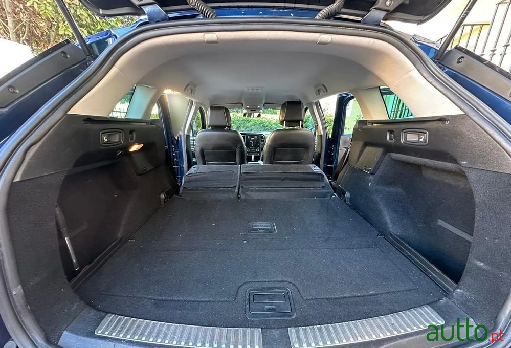 2016' Renault Mégane Sport Tourer photo #5