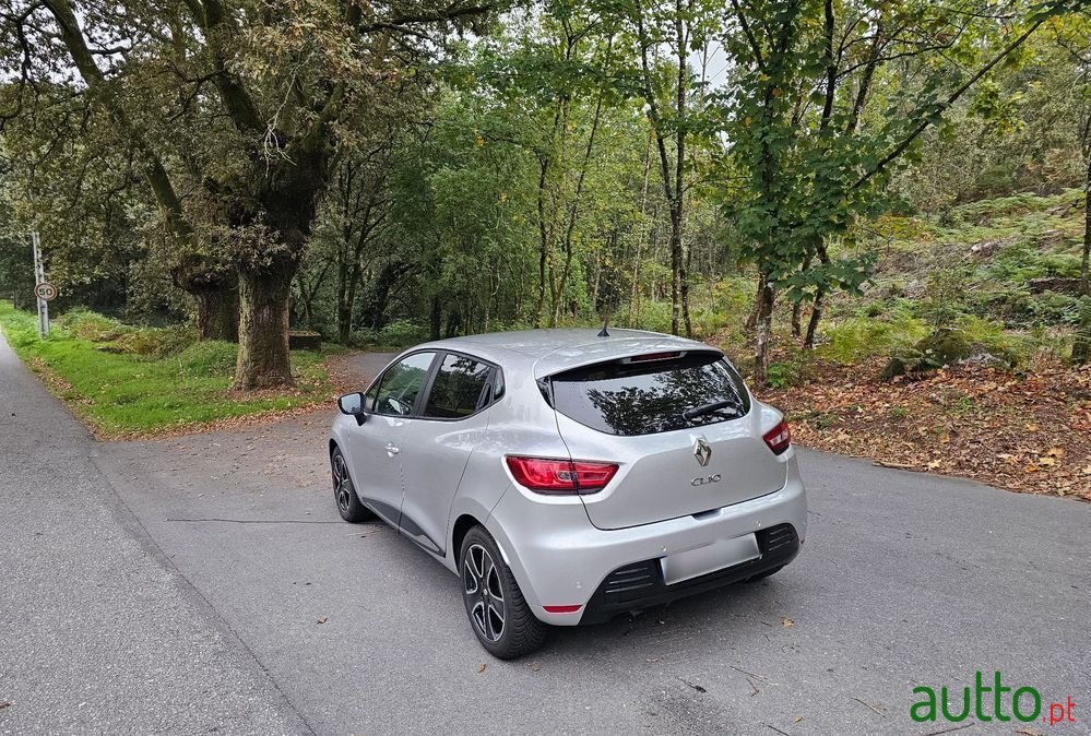 2019' Renault Clio photo #6