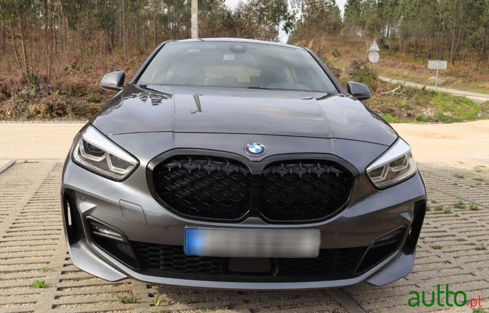 2020' BMW 118 photo #2