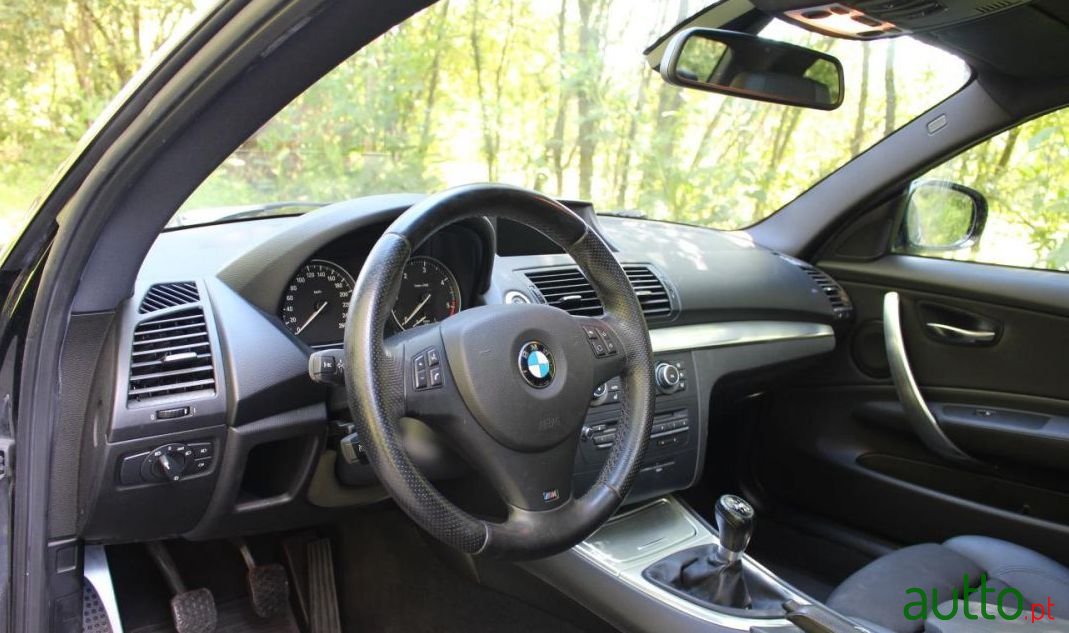 2010' BMW 120 Da photo #4