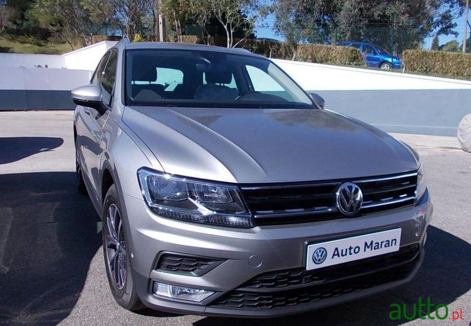 2017' Volkswagen Tiguan 1.6 Tdi Confortline photo #2