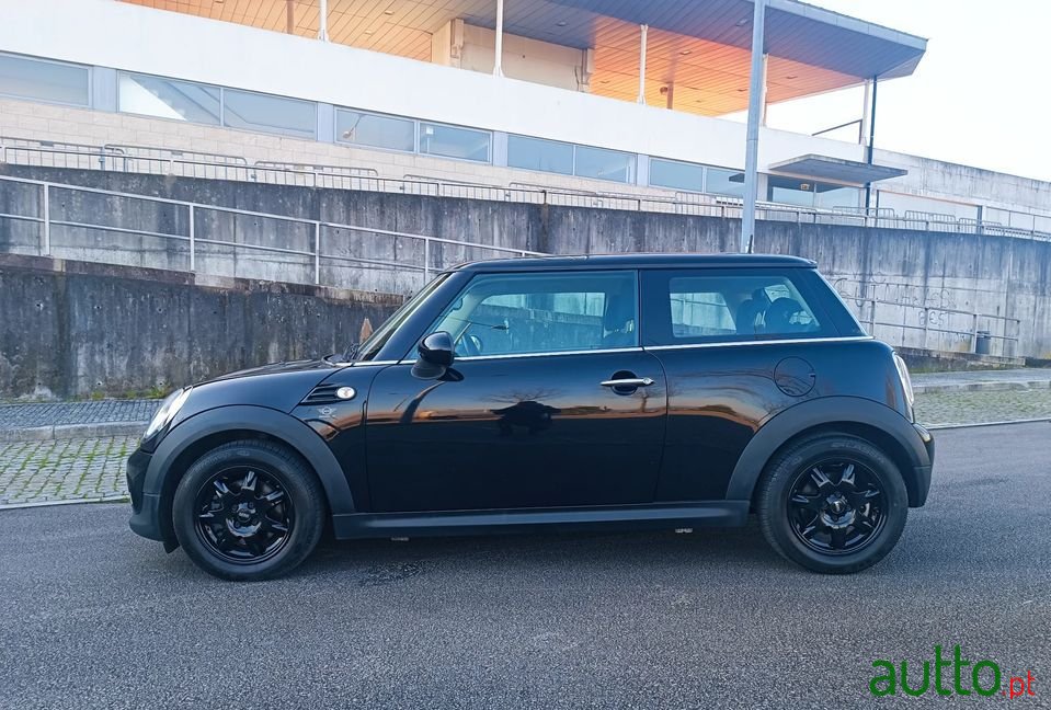 2011' MINI One photo #4