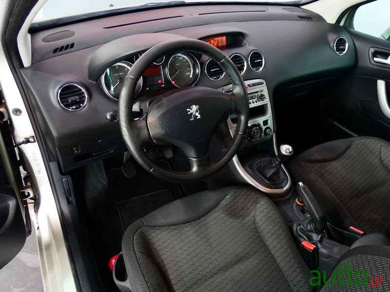 2008' Peugeot 308 Sw photo #3