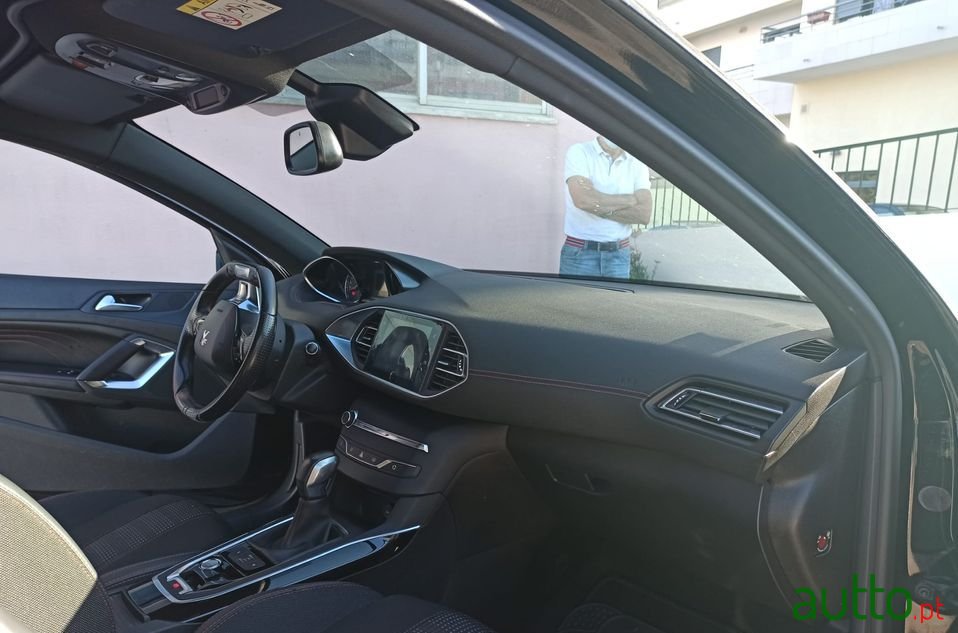 2017' Peugeot 308 Sw photo #4