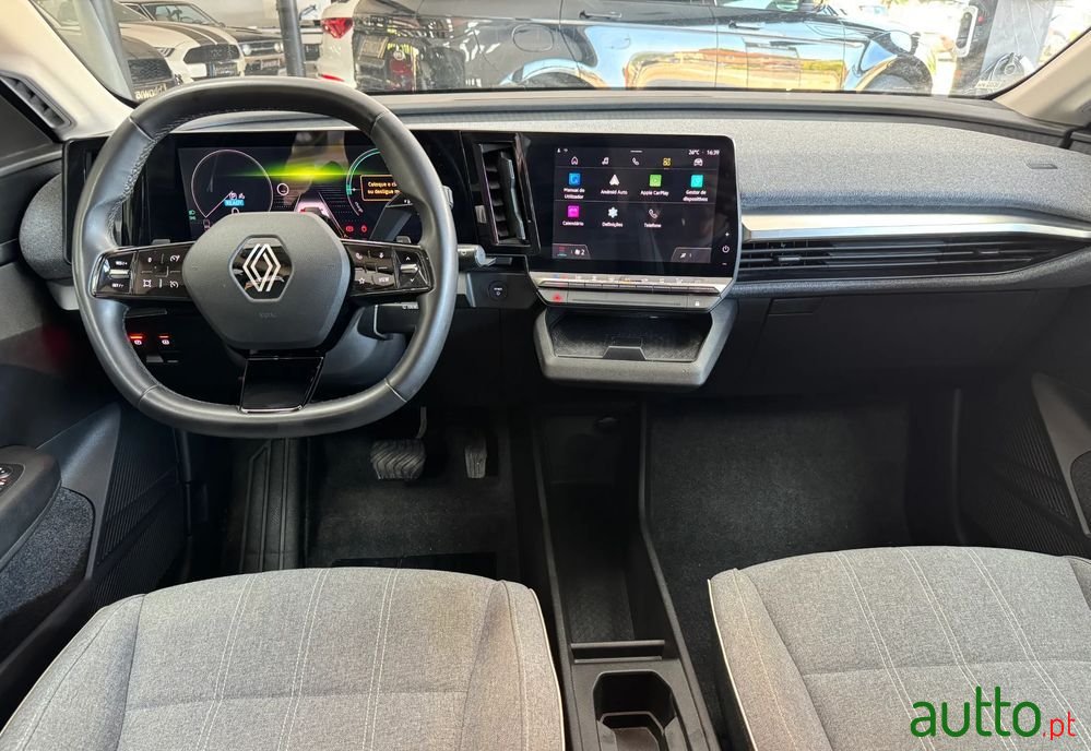2022' Renault Megane E-Tech photo #3