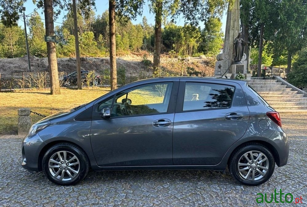 2015' Toyota Yaris 1.0 Vvt-I Comfort photo #6