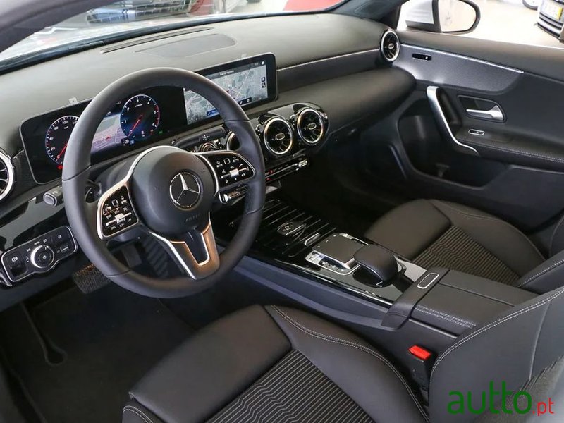 2019' Mercedes-Benz Classe A D Progressive Aut. photo #2