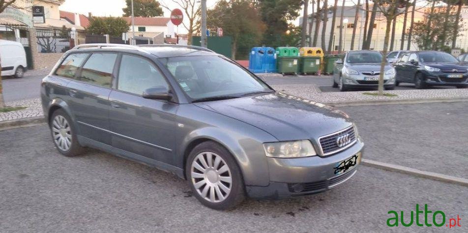 2002' Audi A4 Avant photo #5