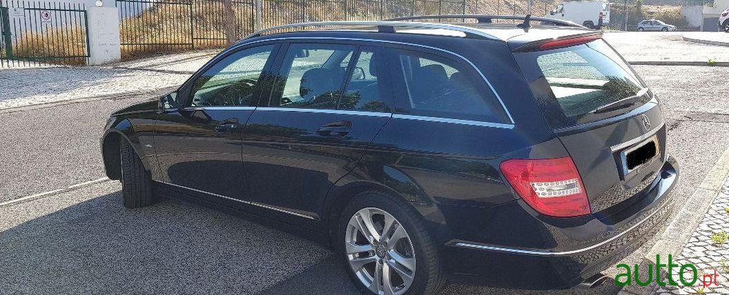 2011' Mercedes-Benz C-250 Avantgarde photo #2