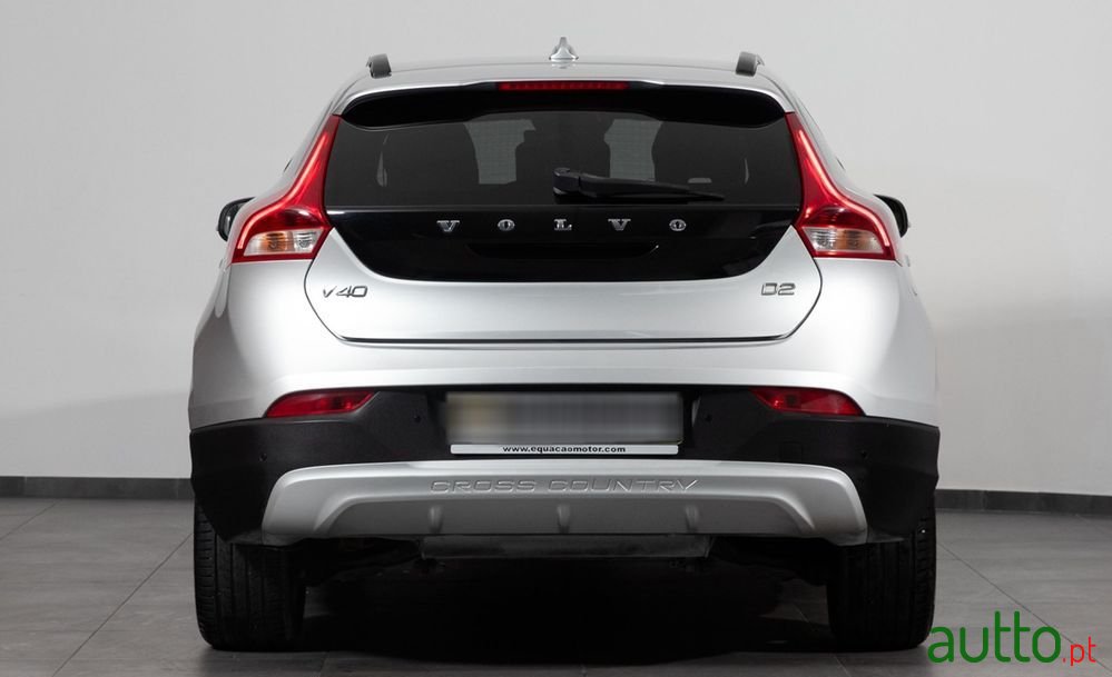 2017' Volvo V40 Cross Country 2.0 D2 Plus photo #4