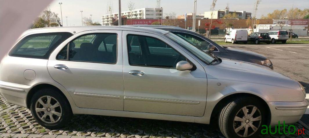 2001' Lancia Lybra Sw photo #1