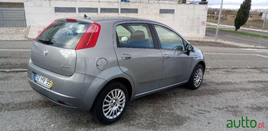 2009' Fiat Grande Punto 1.2 Free photo #1