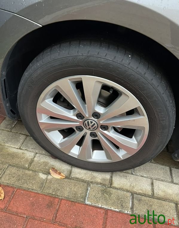 2017' Volkswagen Golf photo #4