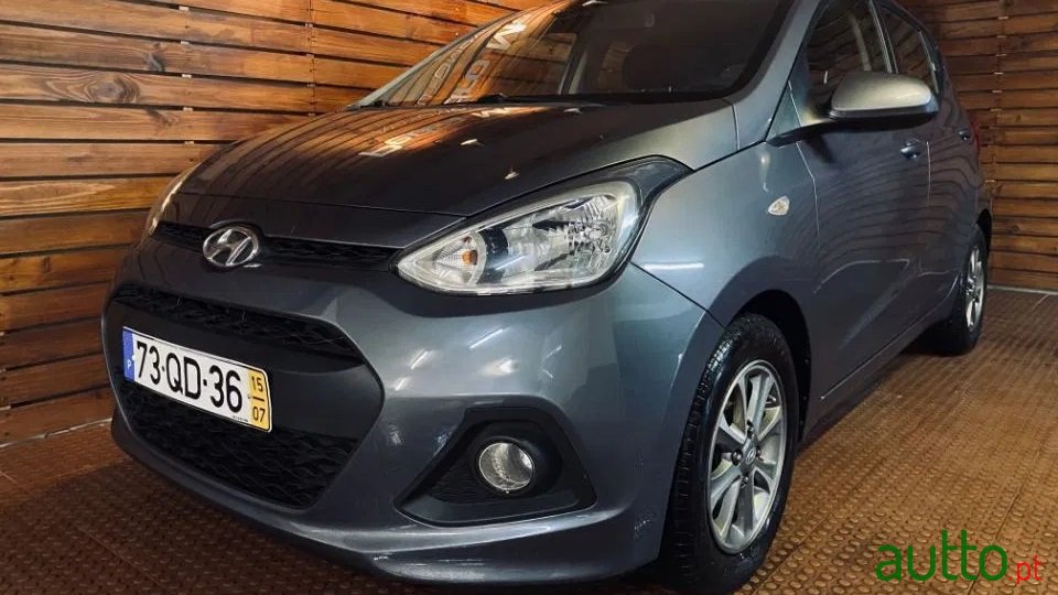 2015' Hyundai i10 Hyundai I10 1.1 Comfort 2500 E photo #1