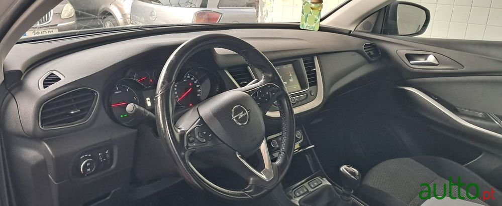 2019' Opel Grandland X photo #5