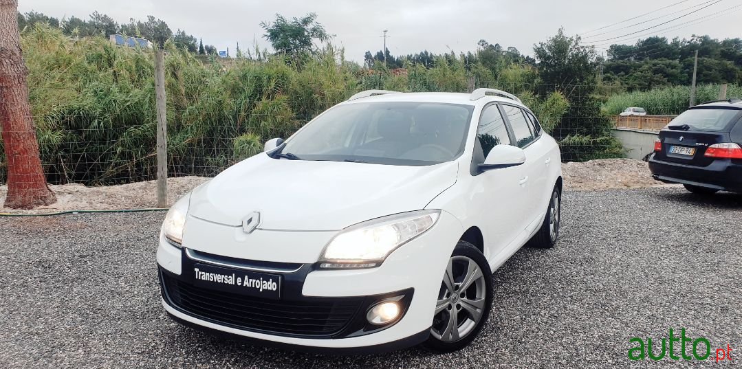 2013' Renault Megane Sport Tourer photo #1