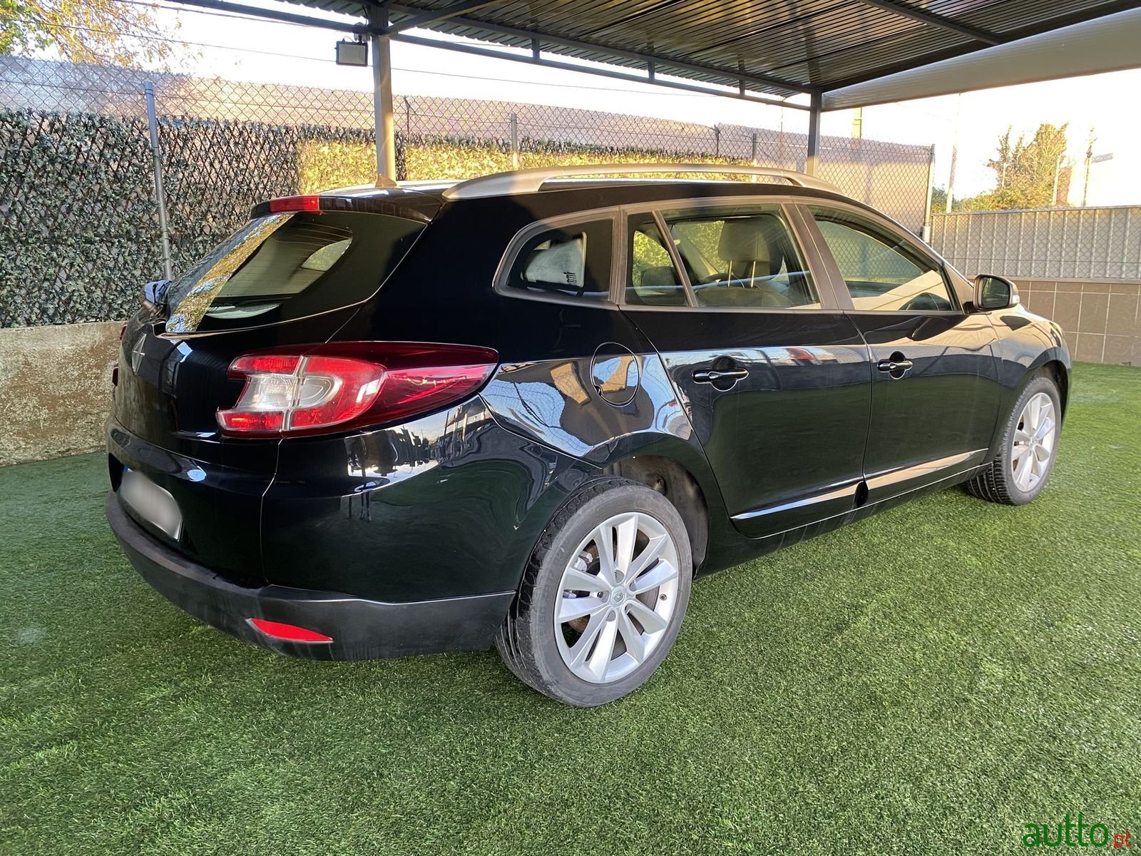 2013' Renault Megane Sport Tourer photo #6