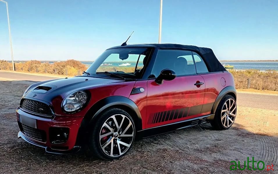 2010' MINI John Cooper Works photo #1