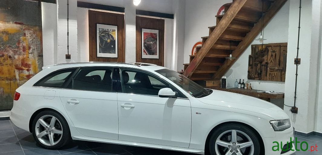 2015' Audi A4 Avant photo #2