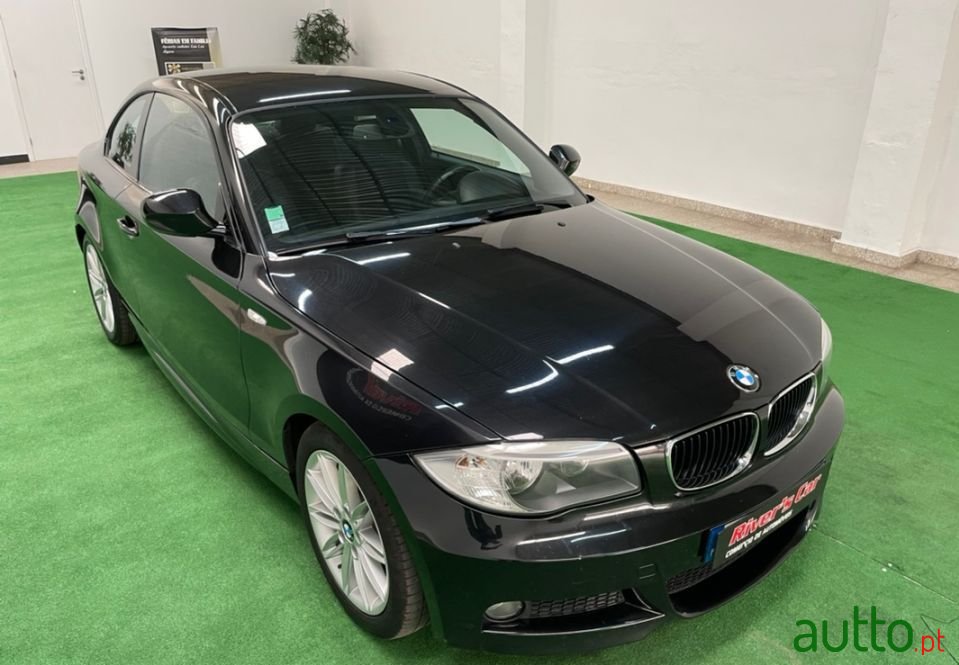 2011' BMW 120 photo #6