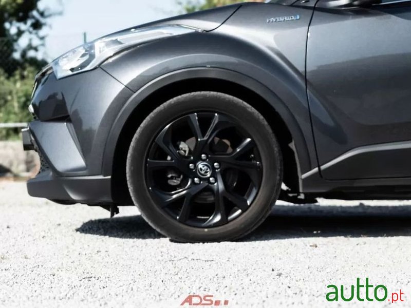 2018' Toyota C-HR 1.8 Hsd Exclusive photo #6