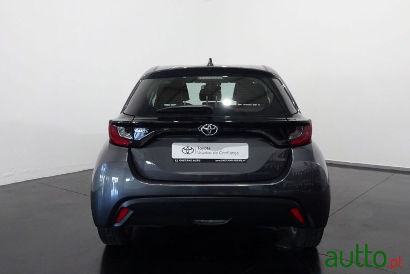 2021' Toyota Yaris photo #4