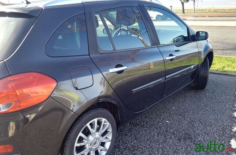 2009' Renault Clio Break photo #2