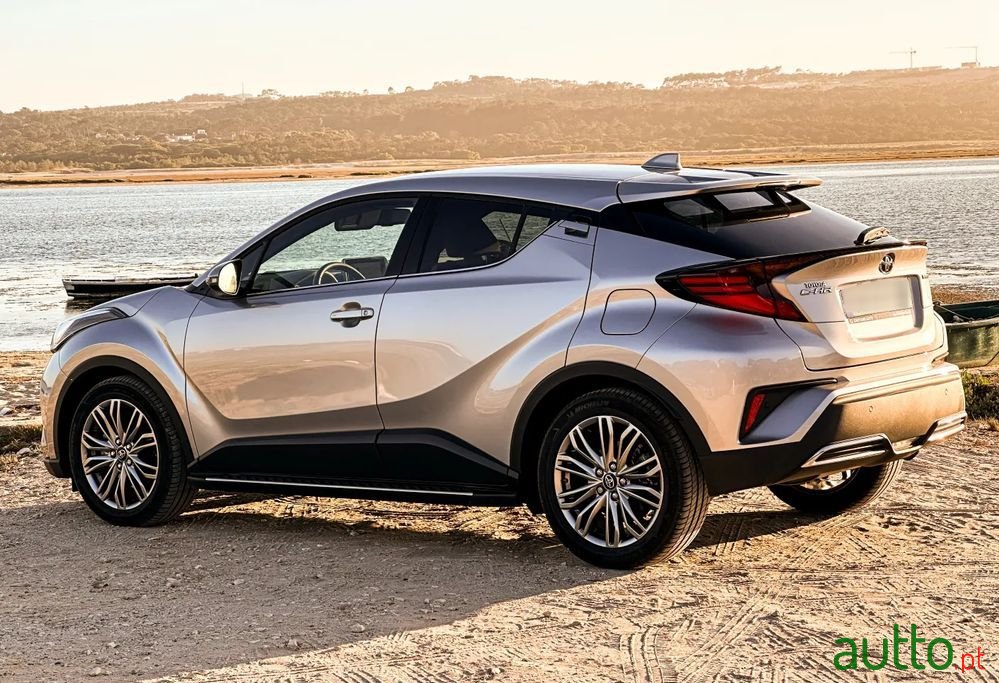 2023' Toyota C-HR photo #3