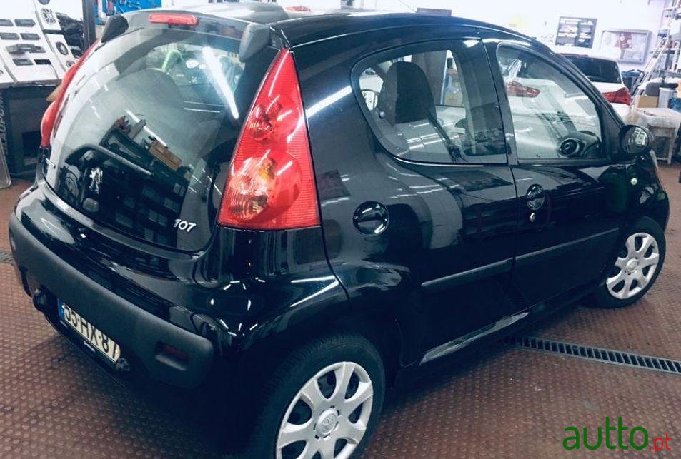 2009' Peugeot 107 Trend Ac photo #3