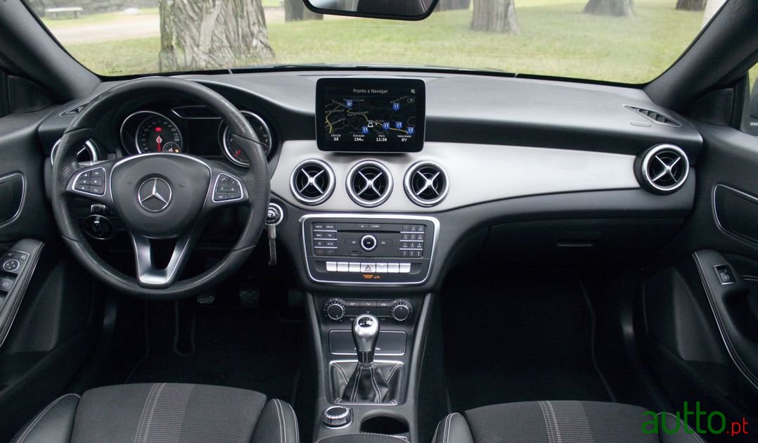 2017' Mercedes-Benz CLA 180 photo #5