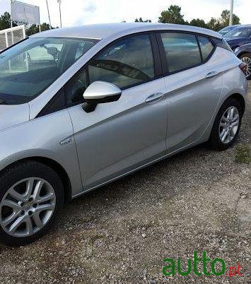 2016' Opel Astra photo #2